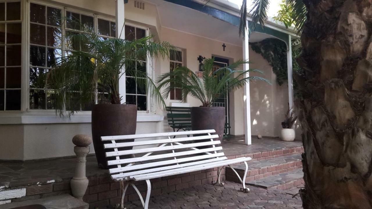Mavilla Stellenbosch B&B מראה חיצוני תמונה